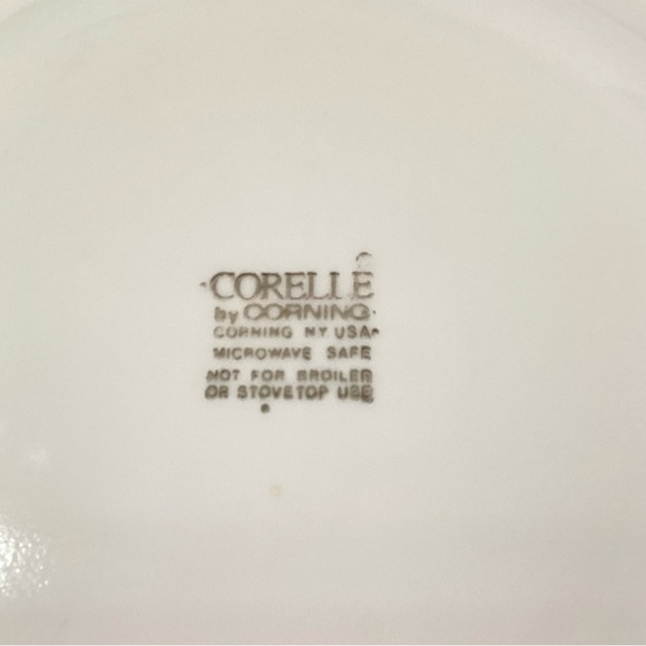 Corelle Bowls Set of 4 – 6.25” Rimmed – Vintage Kitchenware - Picture 3 of 5